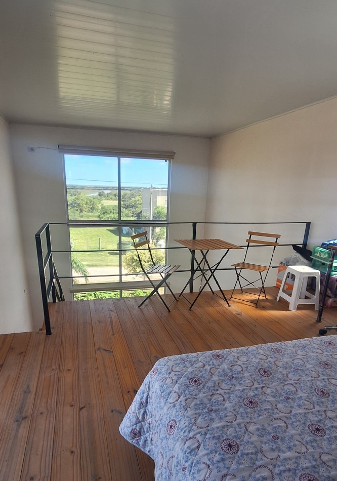 VENTA, muy buena casa NUEVA con pileta y vistas al Rio