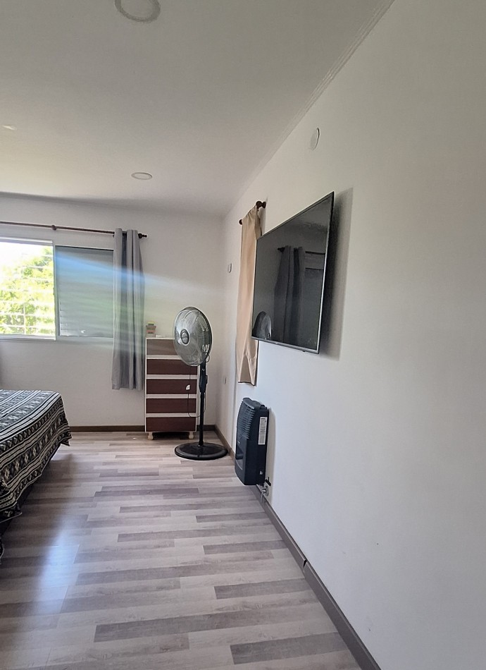 VENTA, muy buena casa NUEVA con pileta y vistas al Rio