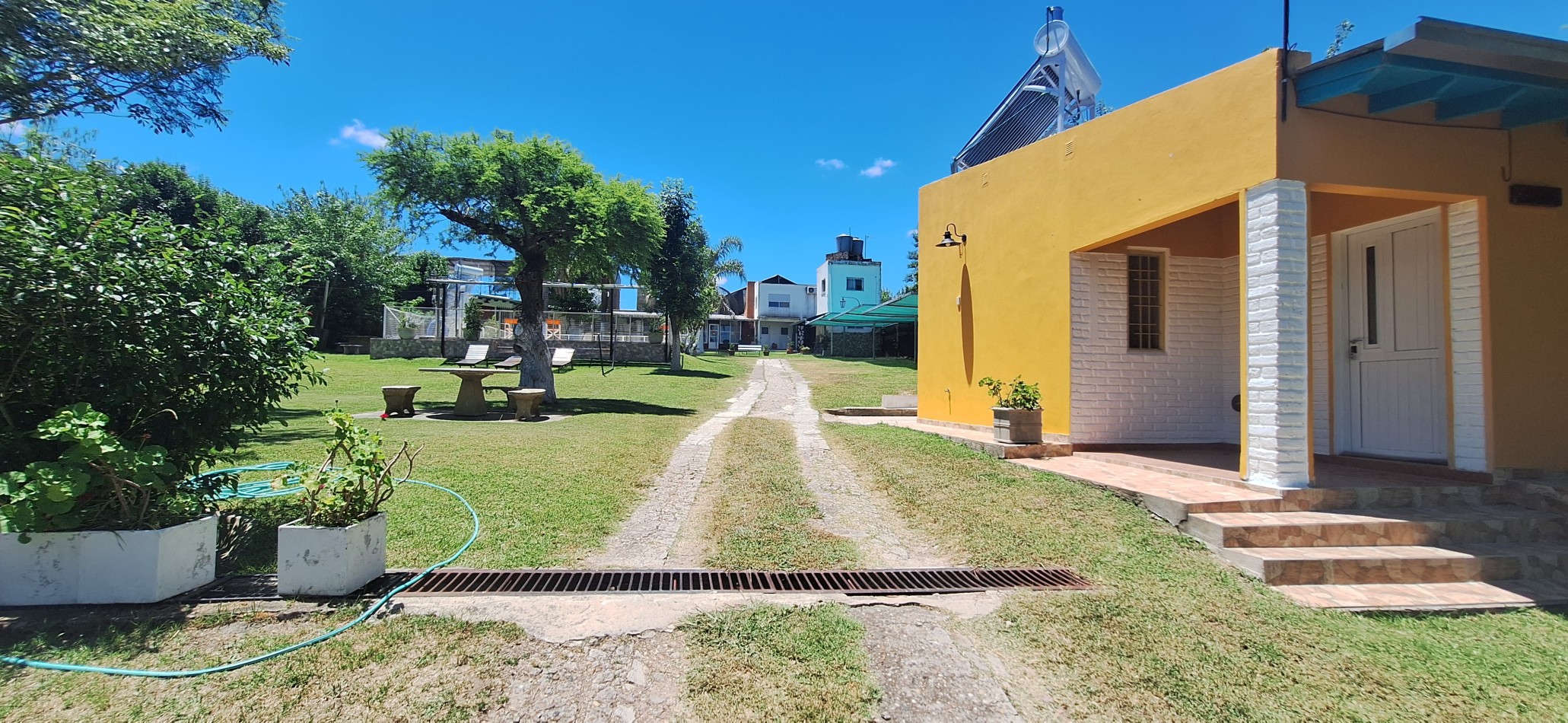 Venta importante complejo de cabañas, zona Abadia. Vistas al rio