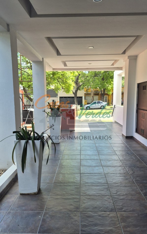 VENTA depto 1 dorm con balcon al Bvar. Moreno