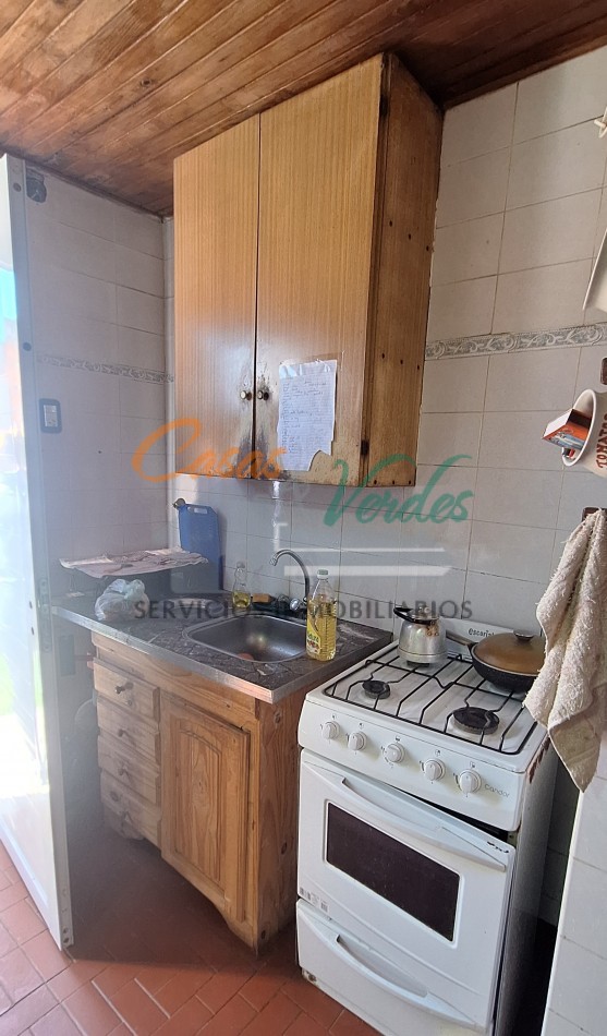 VENTA, casa dos dormitorios, living cocina, MUY AMPLIO PATIO espacio verde