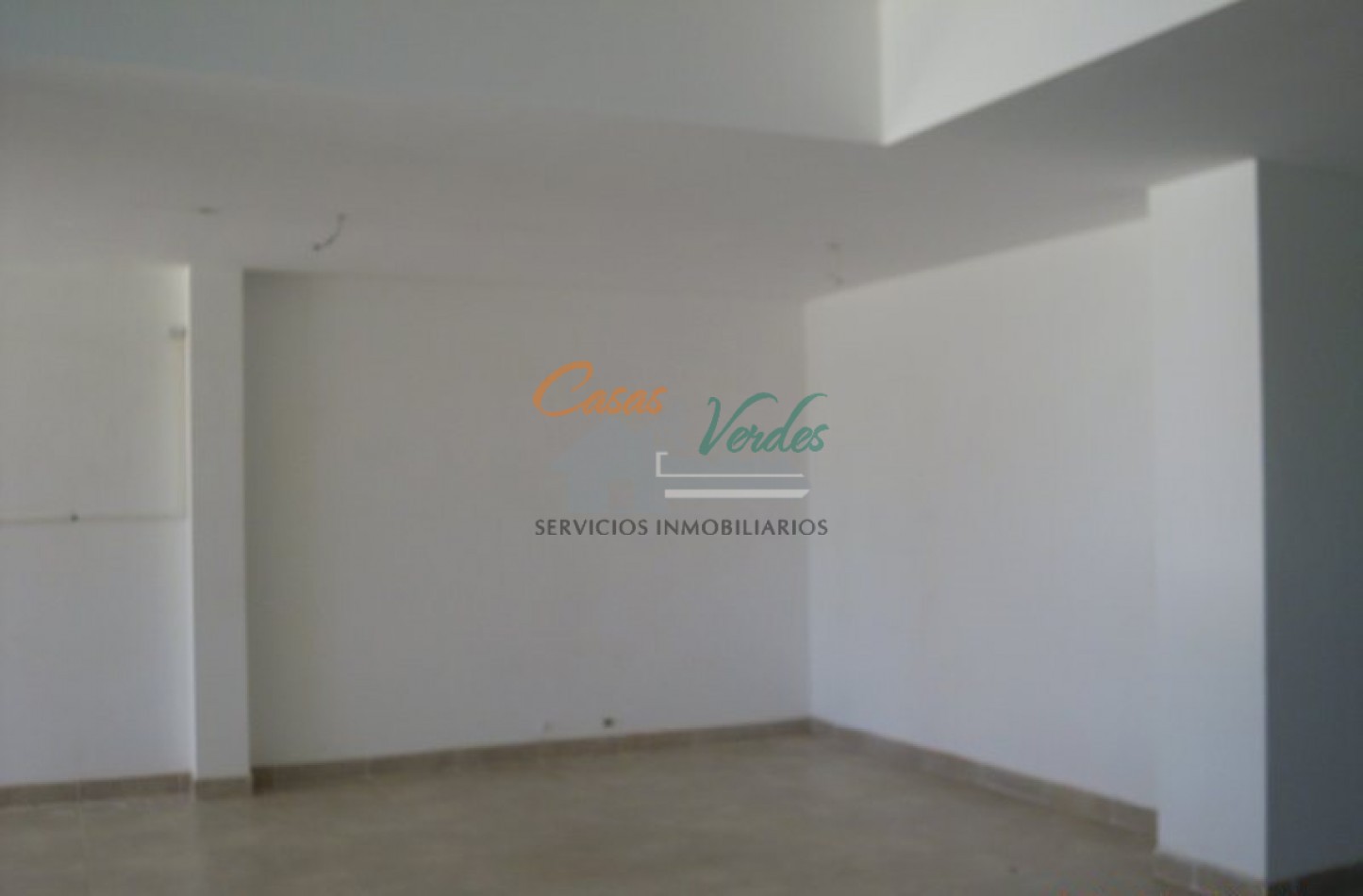 LOCAL, excelente estado, amplia disposicion, baño y espacio para kitchinette IDEAL, gym, consultorios, oficina, peluqueria, ACTUALMENTE ALQUILADO