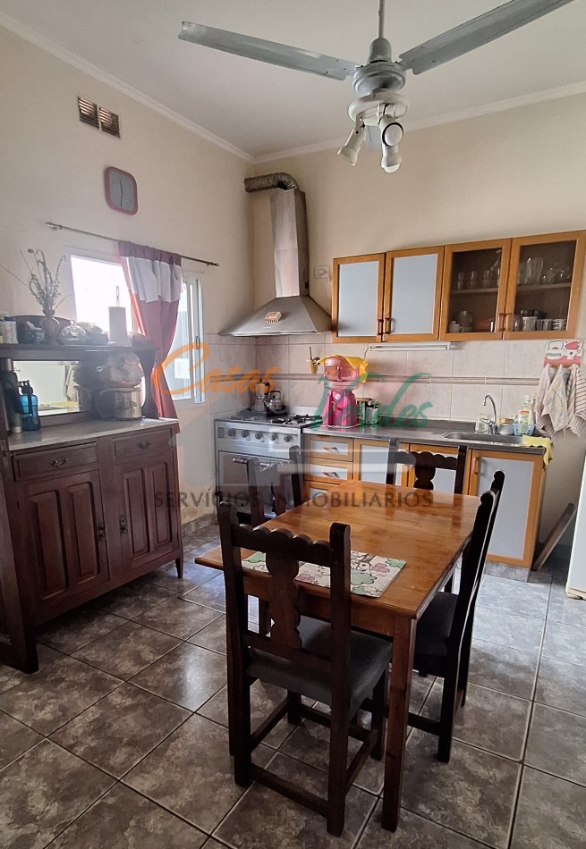 OPORTUNIDAD casa Antigua, pleno centro ESQUINA