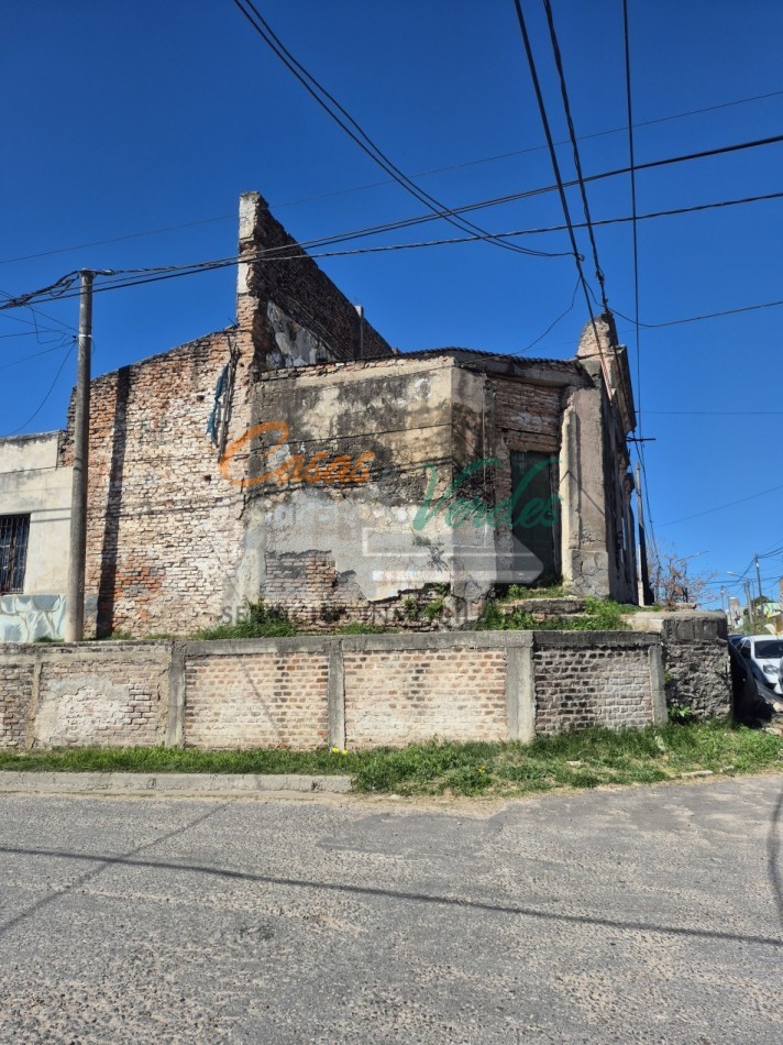 VENTA, esquina a reciclar, ideal comercial