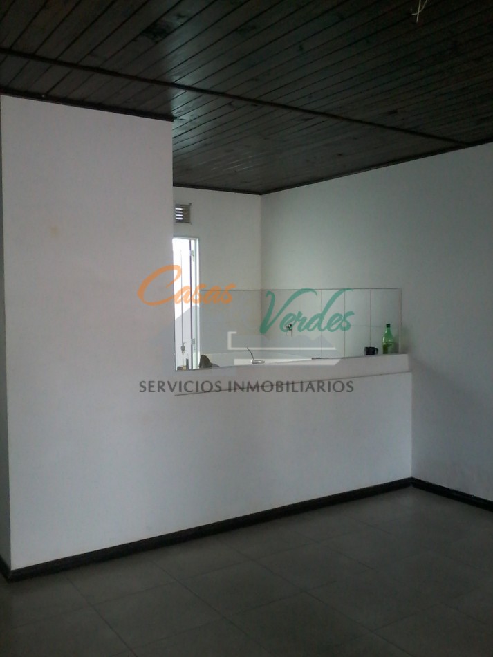 VENTA casa 2 dorm, cochera, patio, gas natural excelente ubicacion