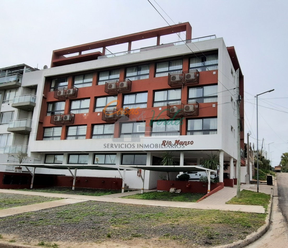 VENTA  monoambiente APTO TURISMO, con vista al rio y pileta