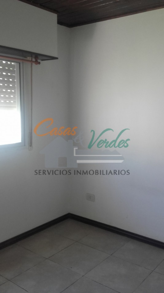 VENTA casa 2 dorm, cochera, patio, gas natural excelente ubicacion