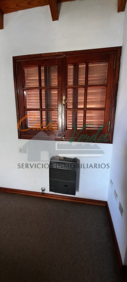 VENTA, hermosa casa con 3 dorm, 2 baños,  pileta, parque, excelente ubicacion, Perfecto estado