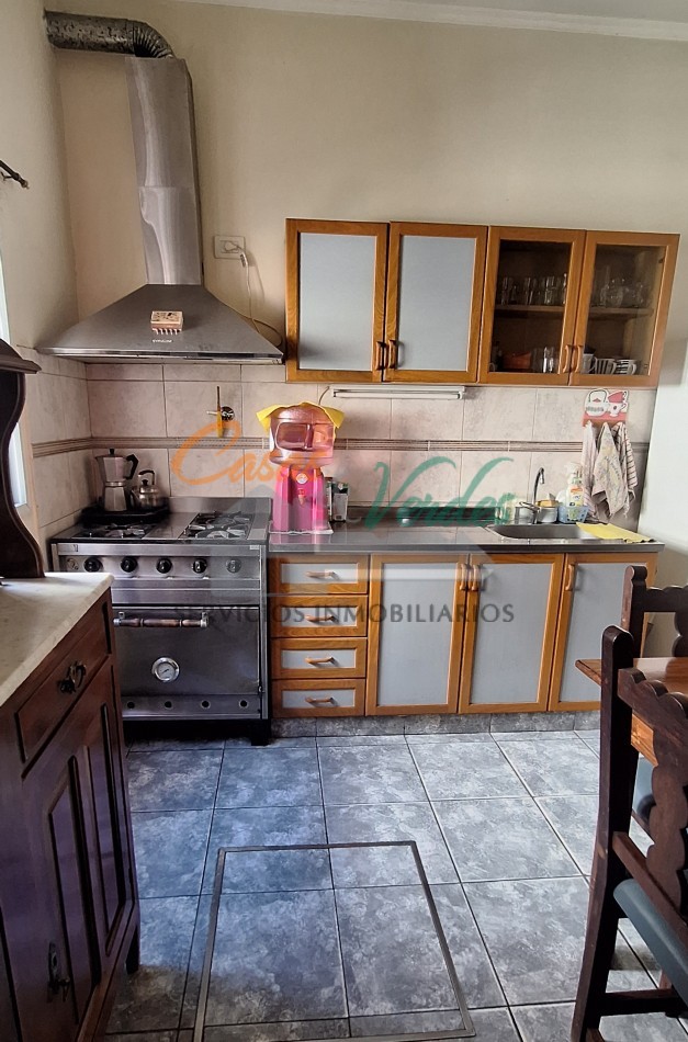 OPORTUNIDAD casa Antigua, pleno centro ESQUINA