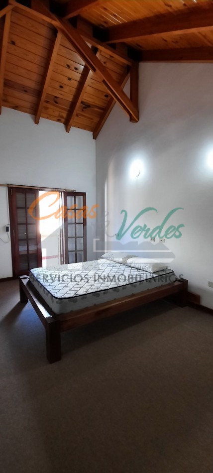 VENTA, hermosa casa con 3 dorm, 2 baños,  pileta, parque, excelente ubicacion, Perfecto estado