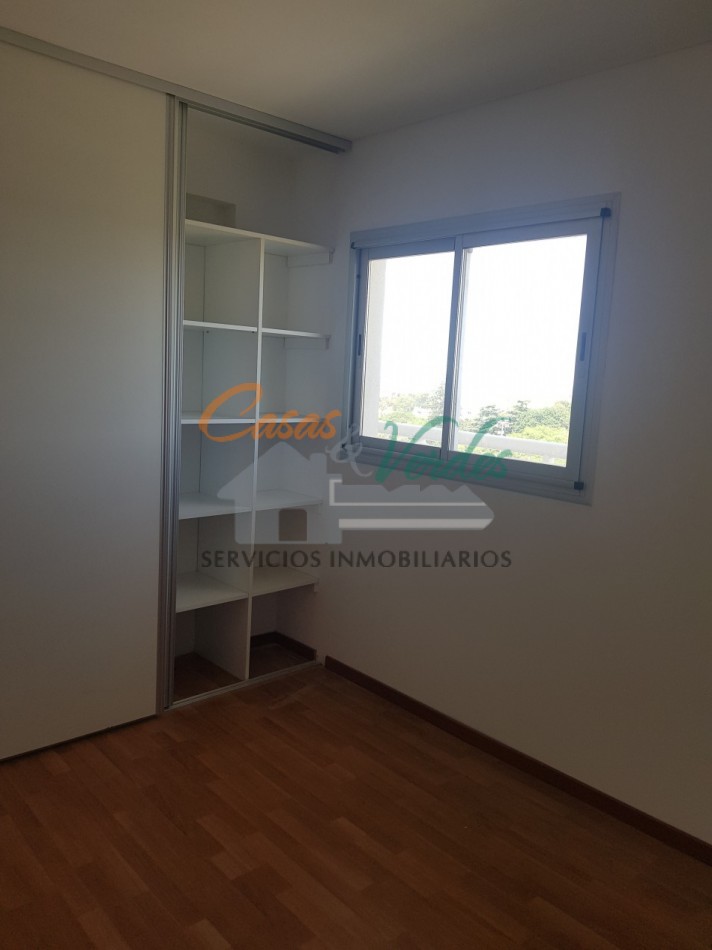 Depto. 1 dormitorio en Edif. Torre Chana piso 4 depto C balcon  vista al rio