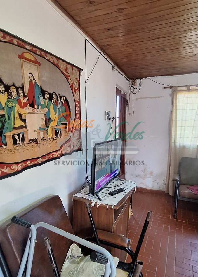 VENTA, casa dos dormitorios, living cocina, MUY AMPLIO PATIO espacio verde