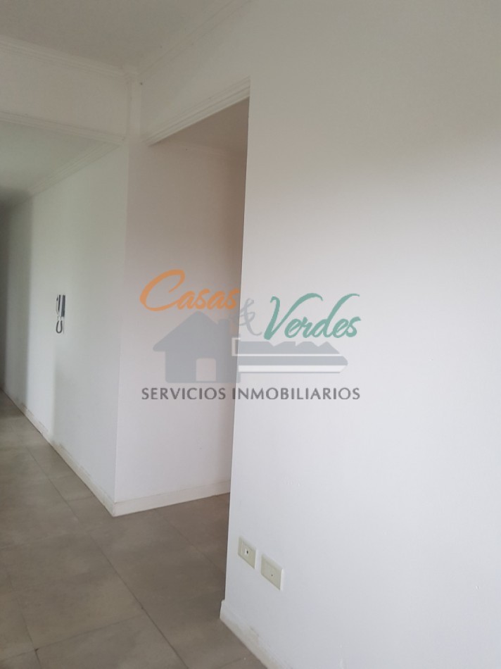 Venta Depto 1 dormitorio, contrafrente, con peq balcon , excelente ubicacion, todos los servicios 