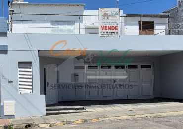  Venta, HERMOSA Y MODERNA CASA, en dos plantas, doble cochera, pileta,
